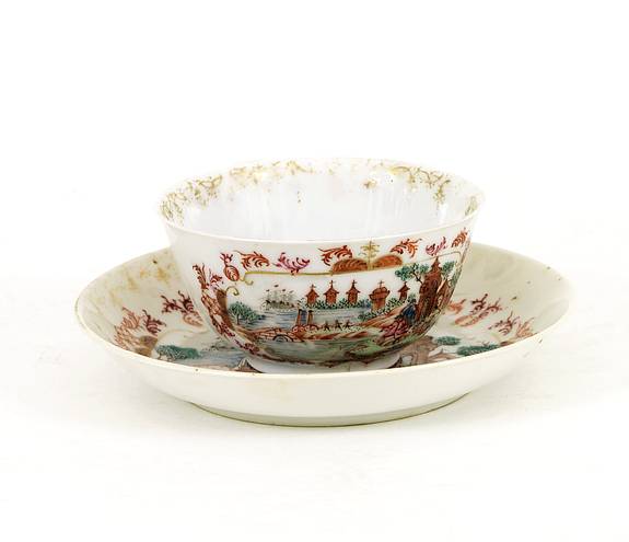 31536/405:ChinaExport Chinese export porcelain coloured  decorated porcelain cup with plate.