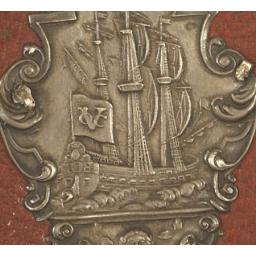 Notebook bearing silver plates with the VOC.